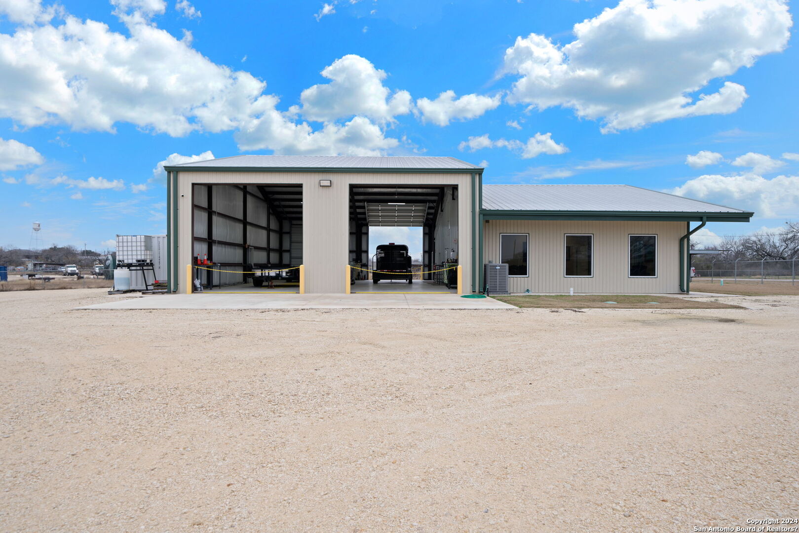 200 N Yule Avenue Charlotte TX 78011