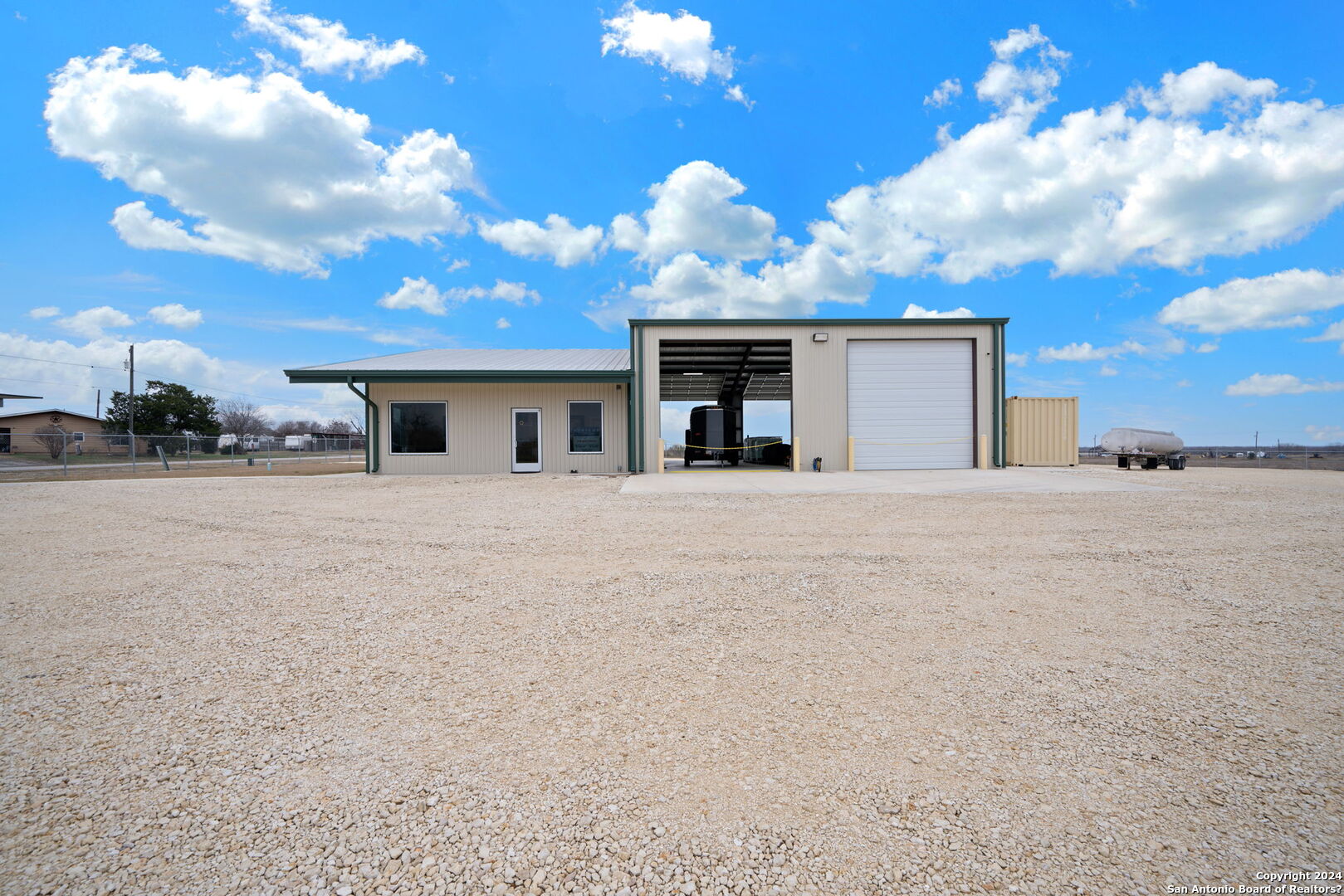 200 N Yule Avenue Charlotte TX 78011