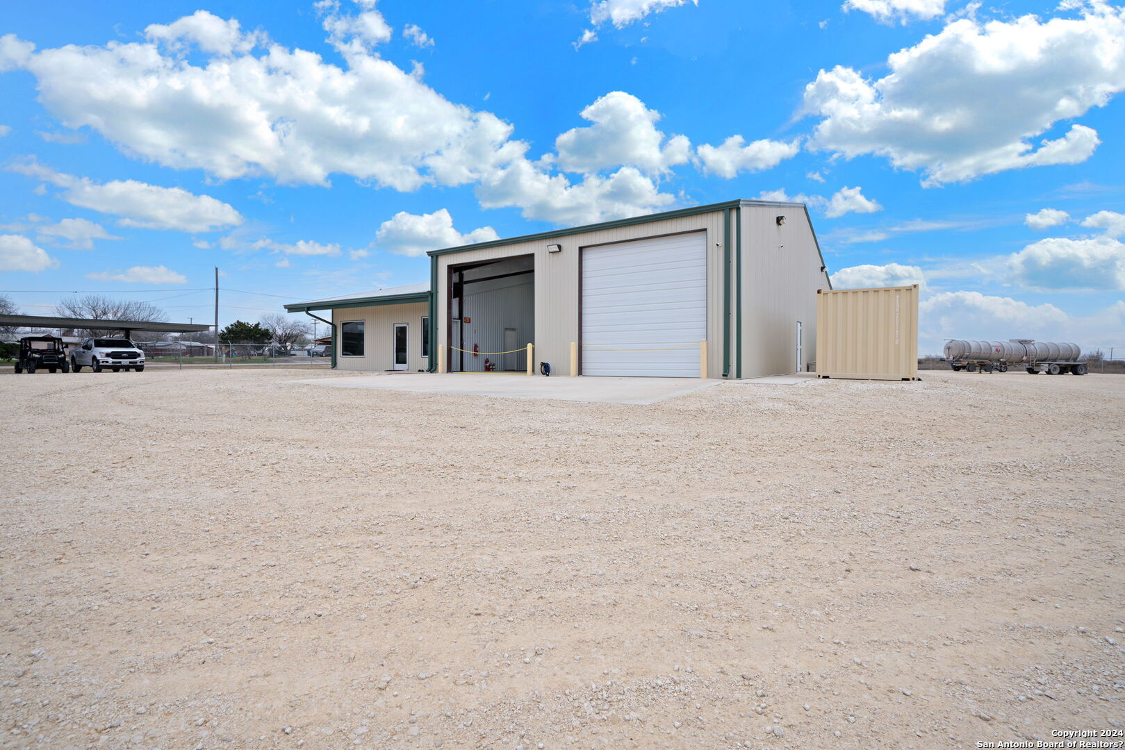 200 N Yule Avenue Charlotte TX 78011