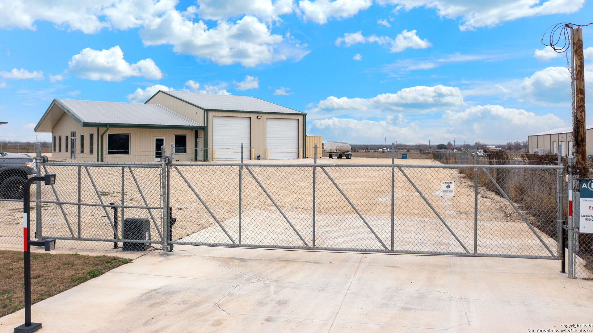 200 N Yule Avenue Charlotte TX 78011