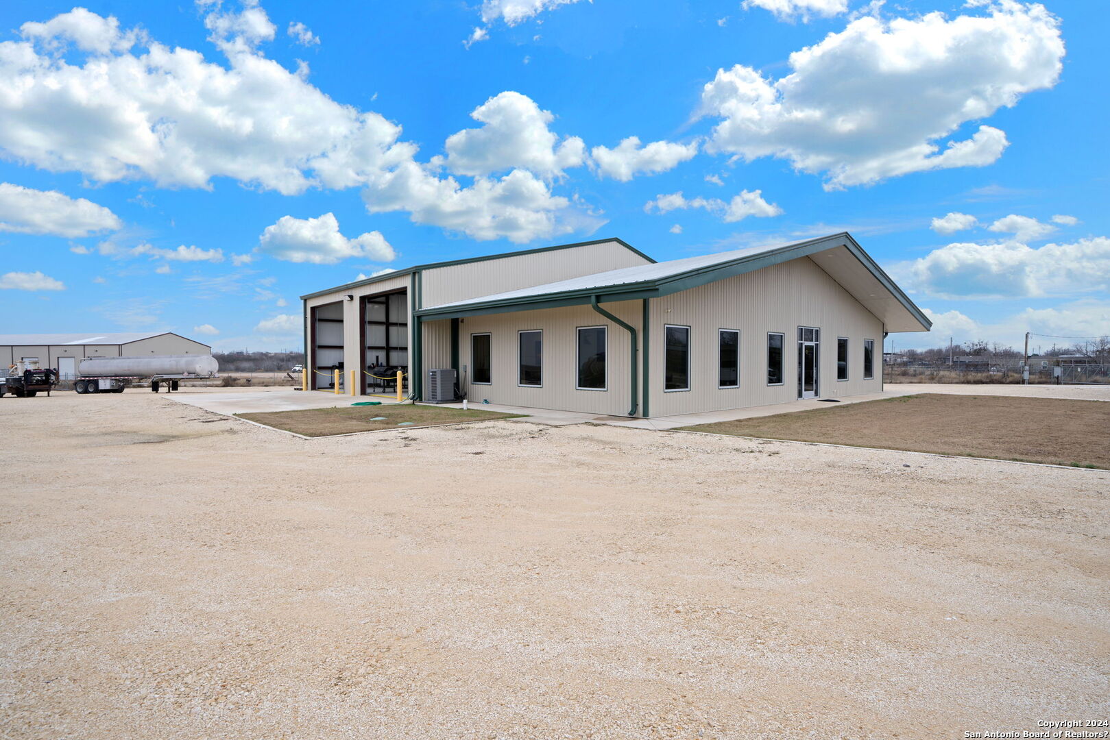 200 N Yule Avenue Charlotte TX 78011