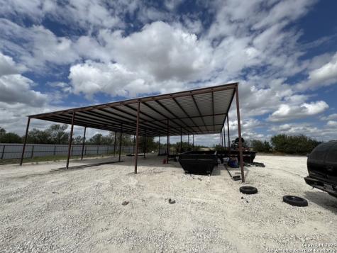 LOT 1 Summerwood Lane La Pryor TX 78872