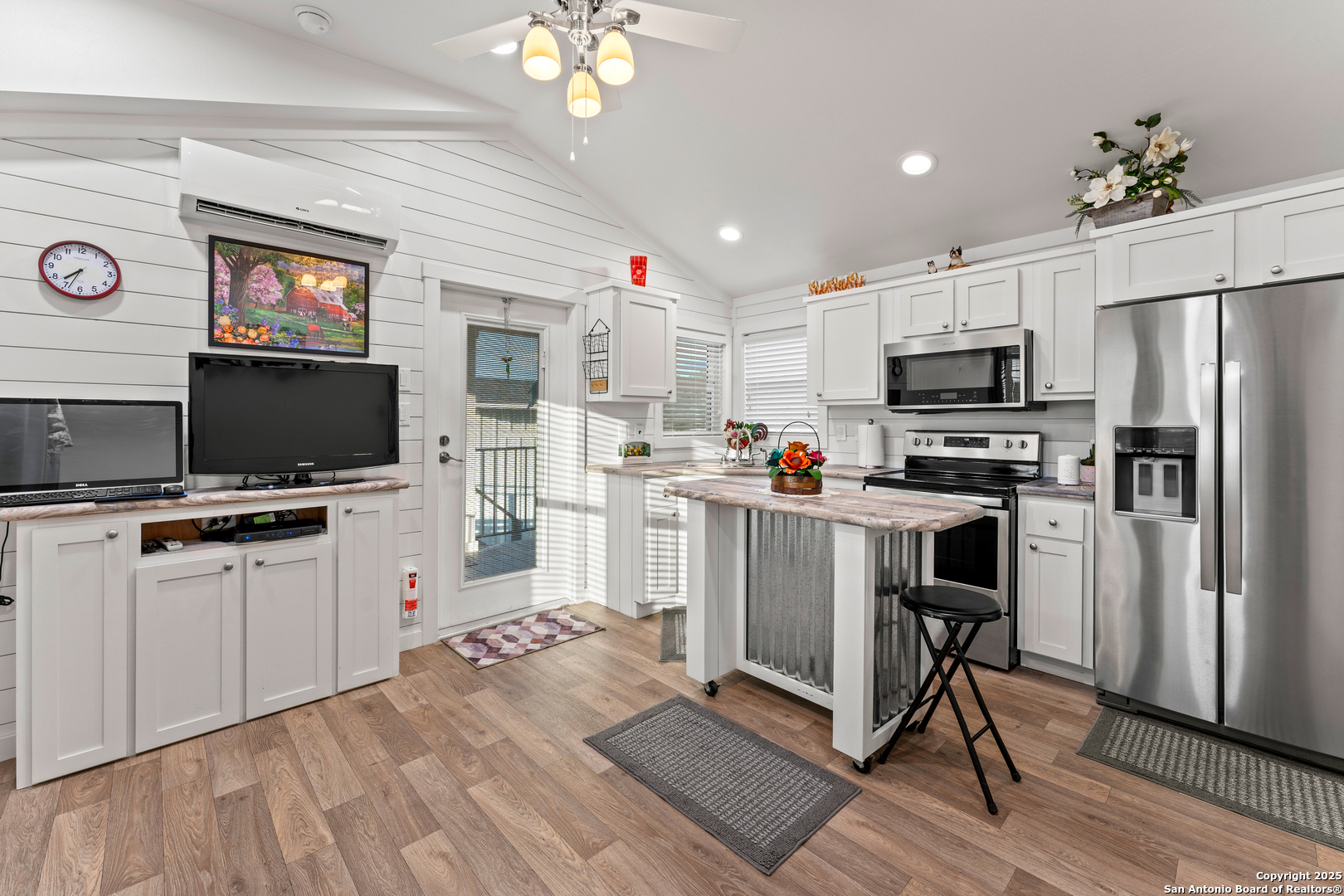 286 State Highway 173 S Bandera TX 78003