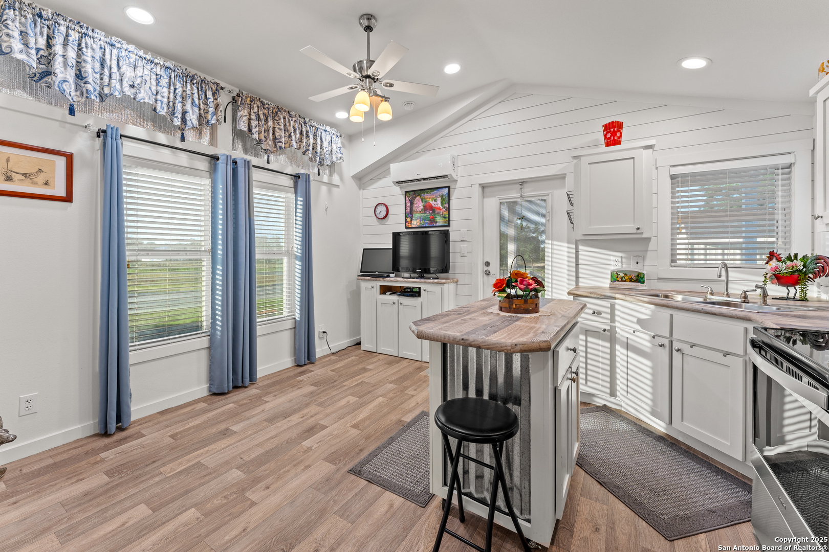 286 State Highway 173 S Bandera TX 78003