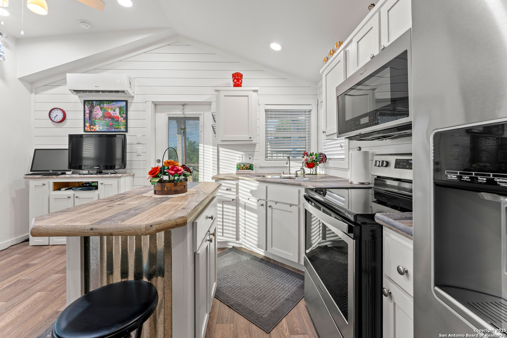 286 State Highway 173 S Bandera TX 78003