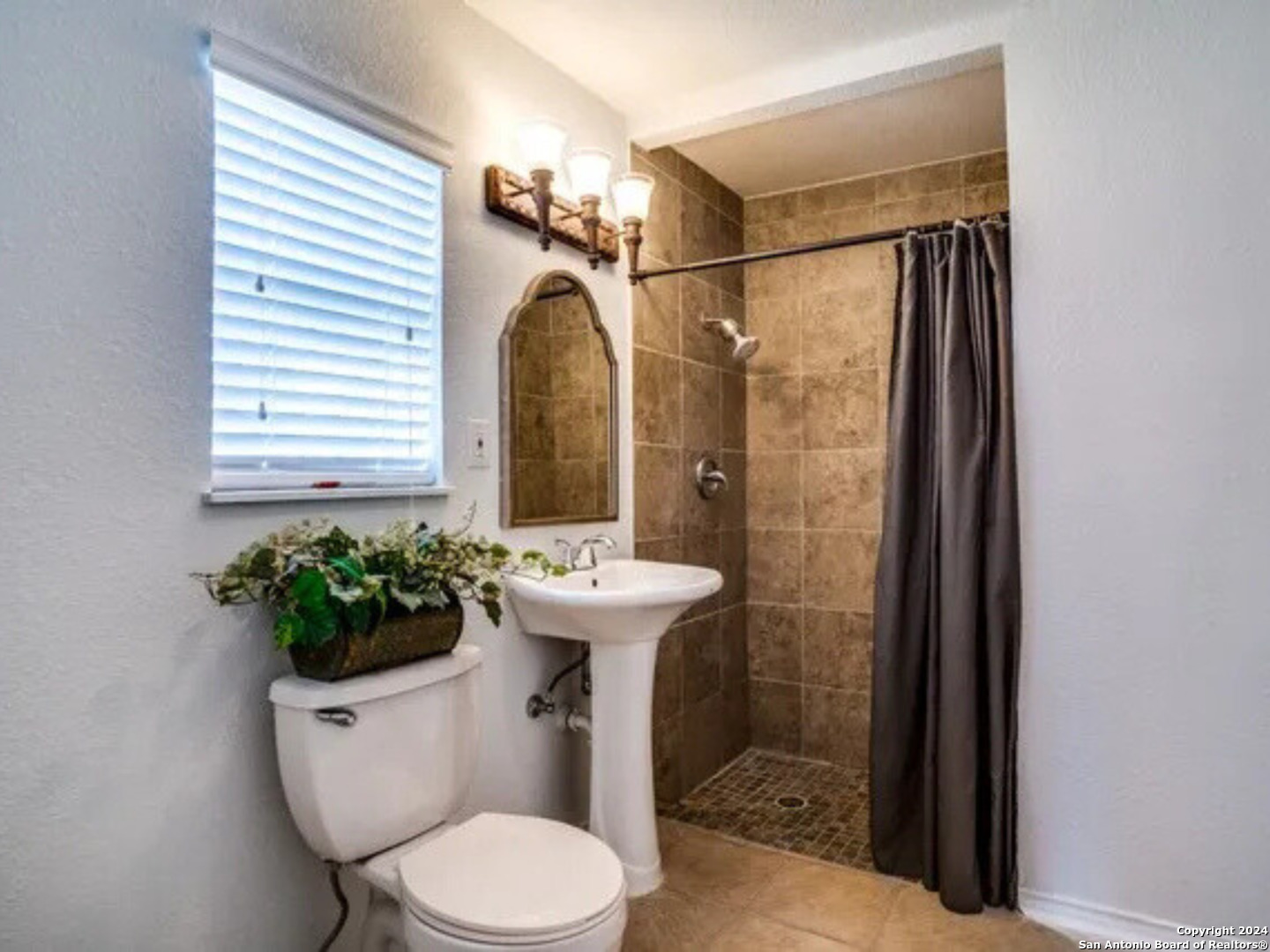 519 N San Marcos San Antonio TX 78207