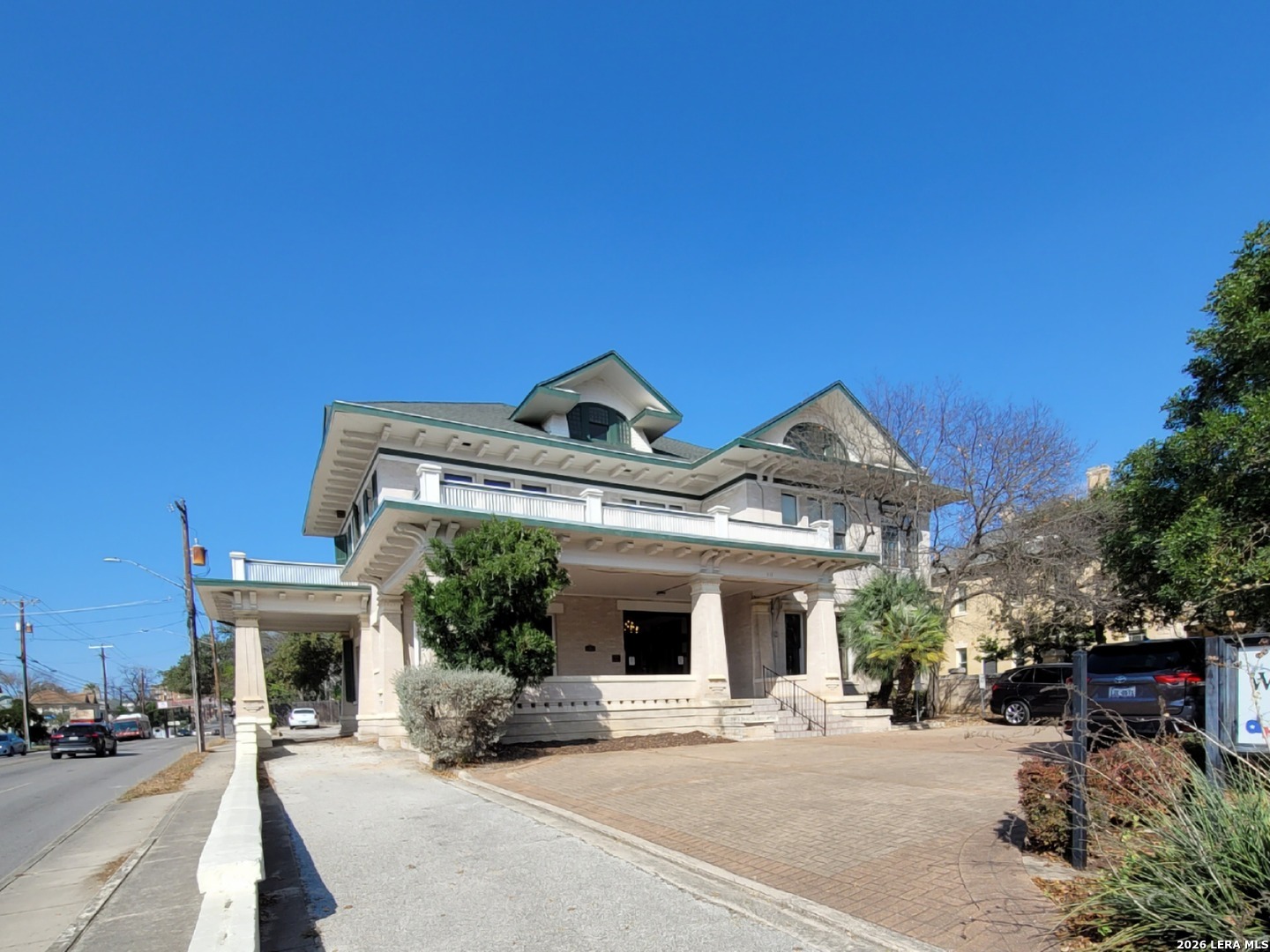 511 W French Place San Antonio TX 78212