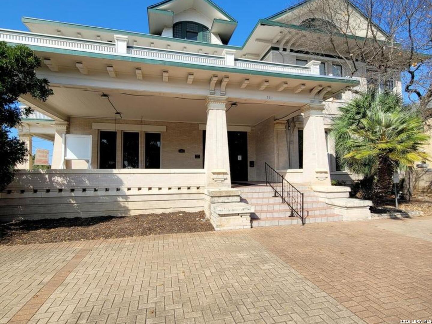 511 W French Place San Antonio TX 78212