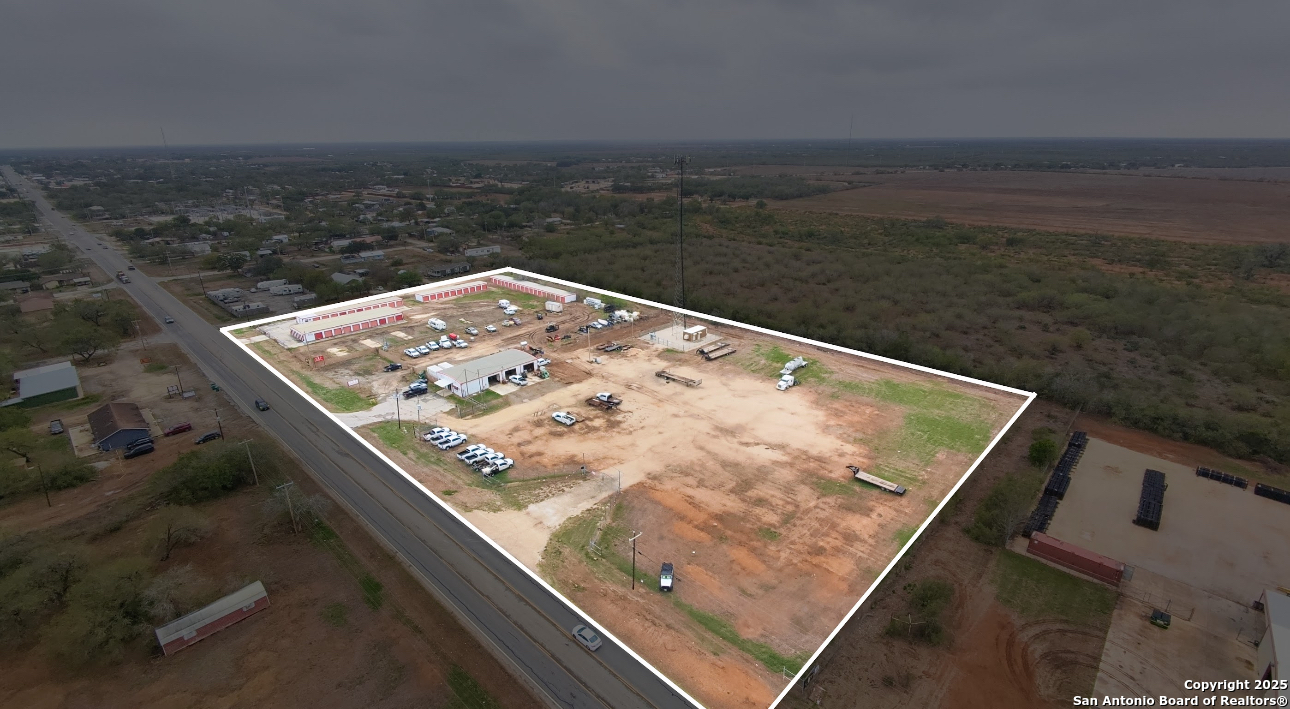 2408 Zanderson Avenue Jourdanton TX 78026