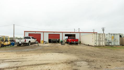 2408 Zanderson Avenue Jourdanton TX 78026