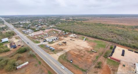 2408 Zanderson Avenue Jourdanton TX 78026