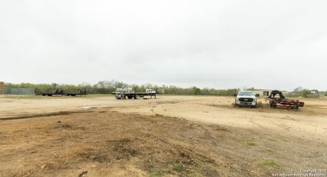 2408 Zanderson Avenue Jourdanton TX 78026
