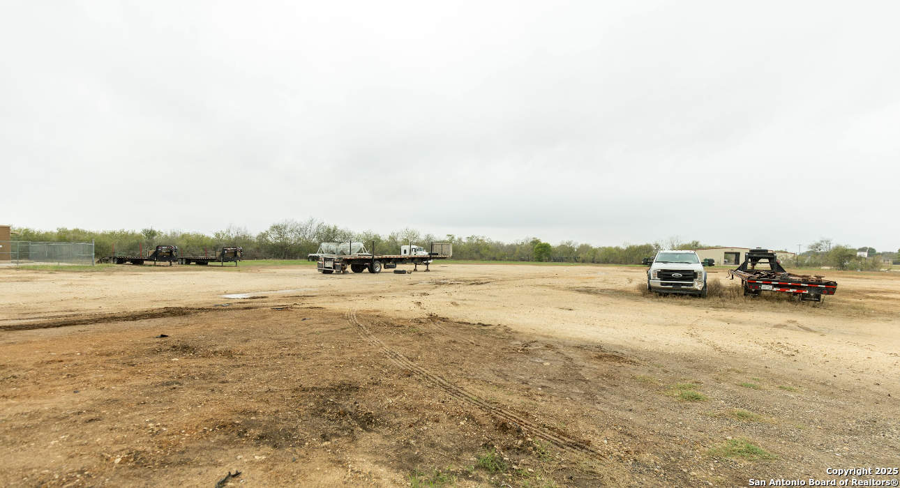 2408 Zanderson Avenue Jourdanton TX 78026