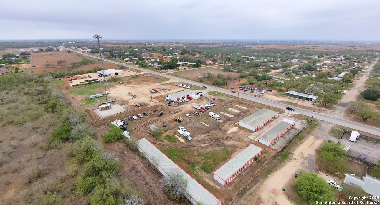 2408 Zanderson Avenue Jourdanton TX 78026