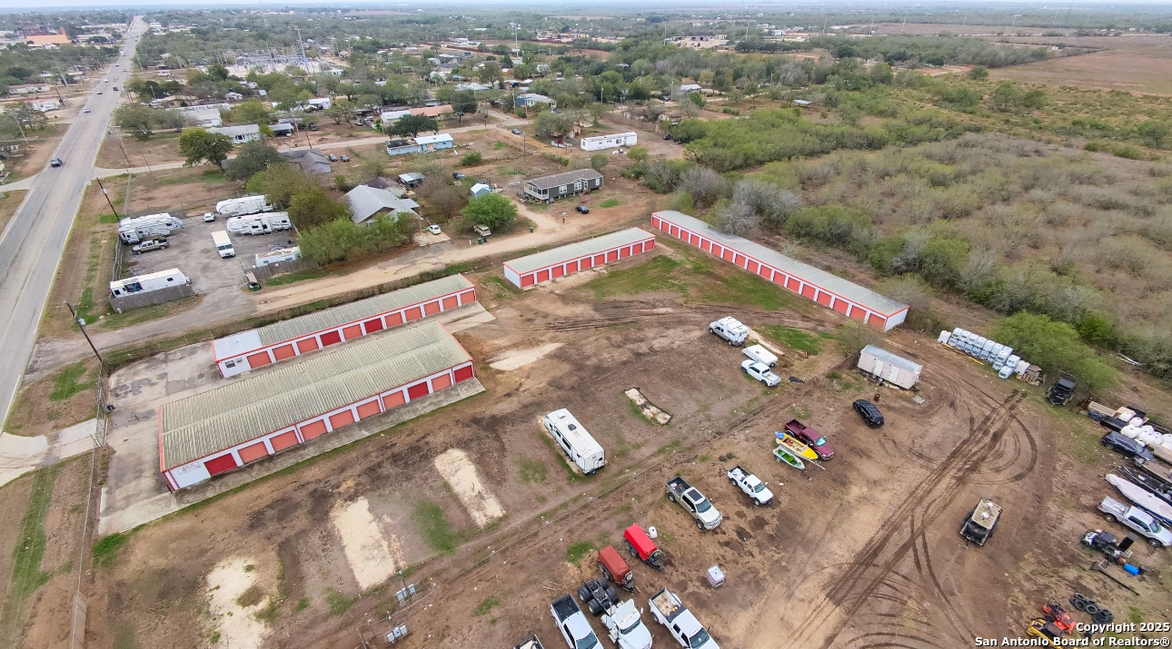 2408 Zanderson Avenue Jourdanton TX 78026