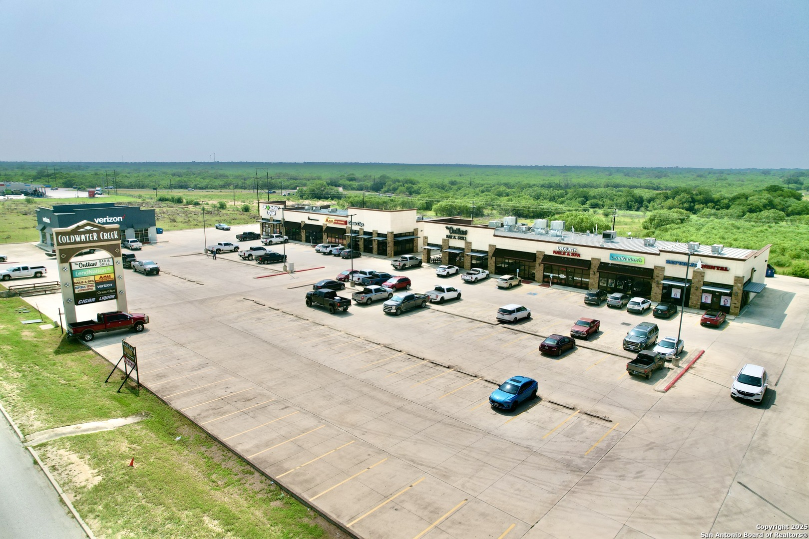 2128 W Oaklawn Pleasanton TX 78064