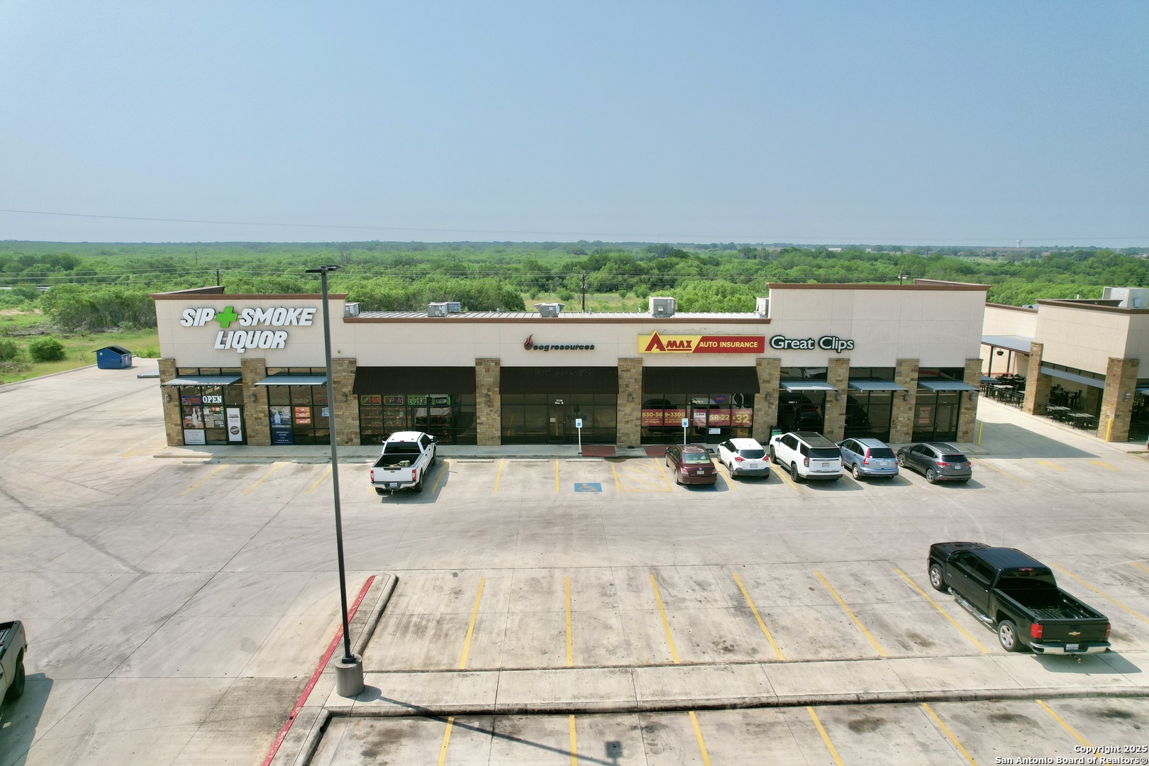 2128 W Oaklawn Pleasanton TX 78064