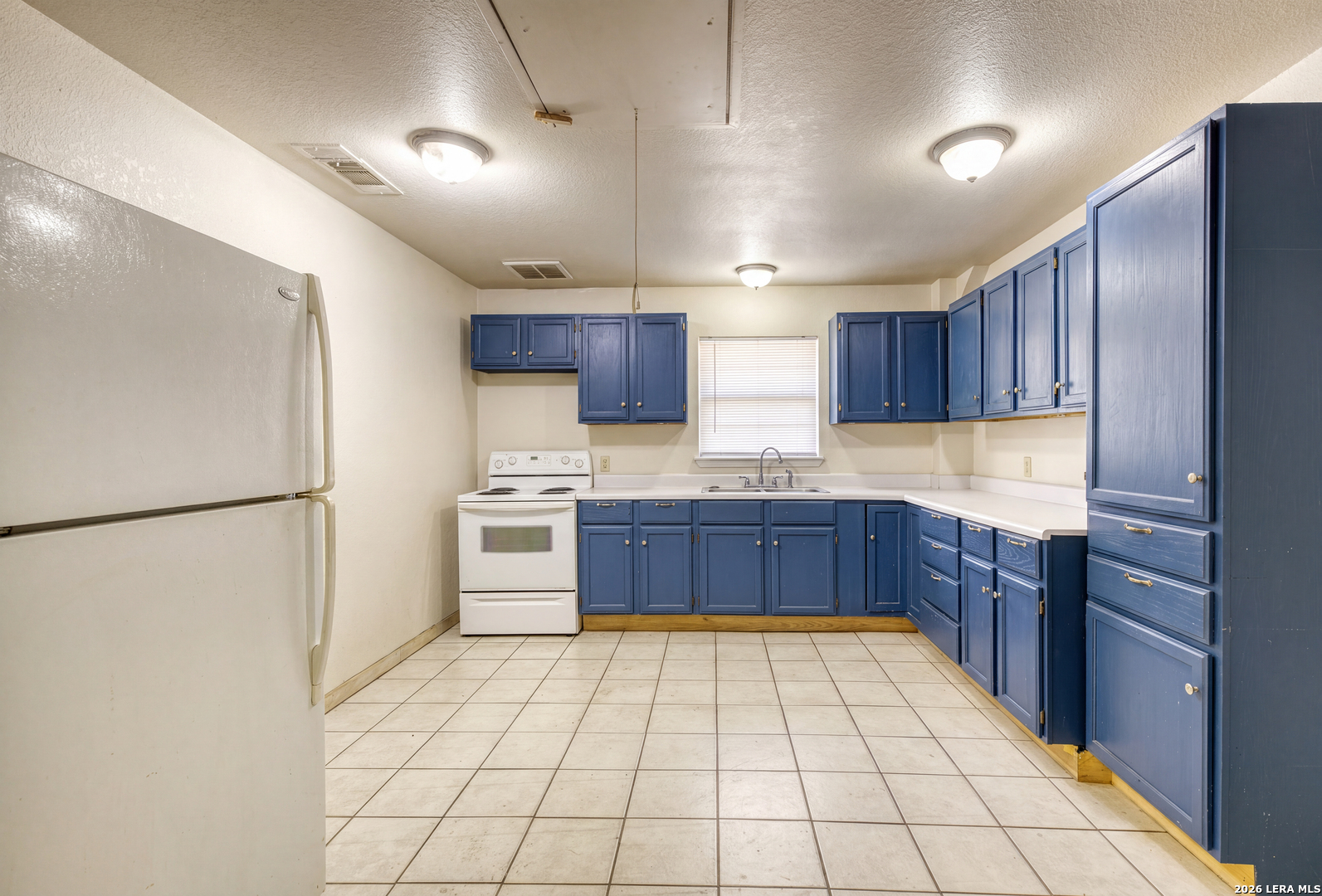 253 County Road 432 Hondo TX 78861