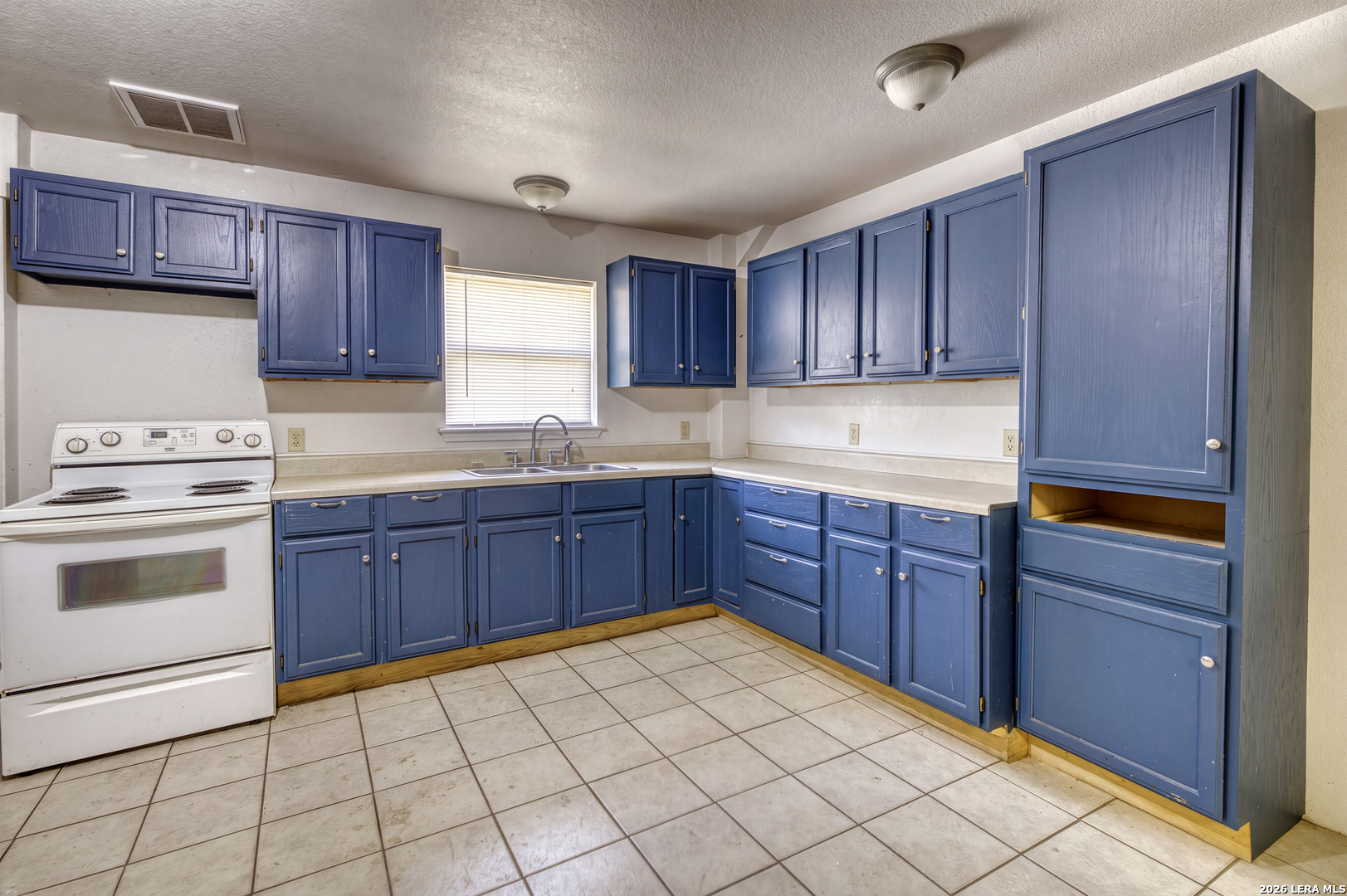 253 County Road 432 Hondo TX 78861