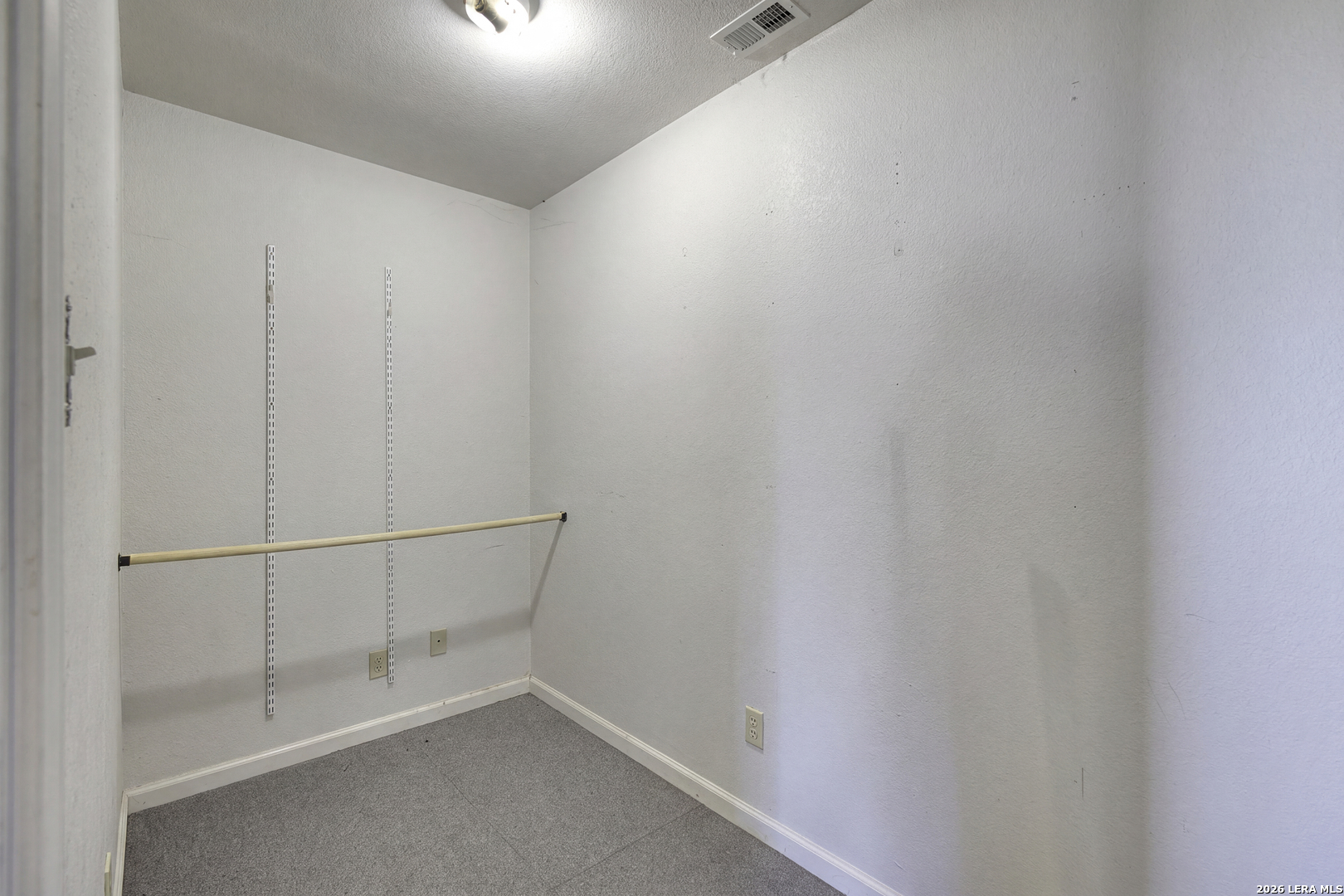253 County Road 432 Hondo TX 78861