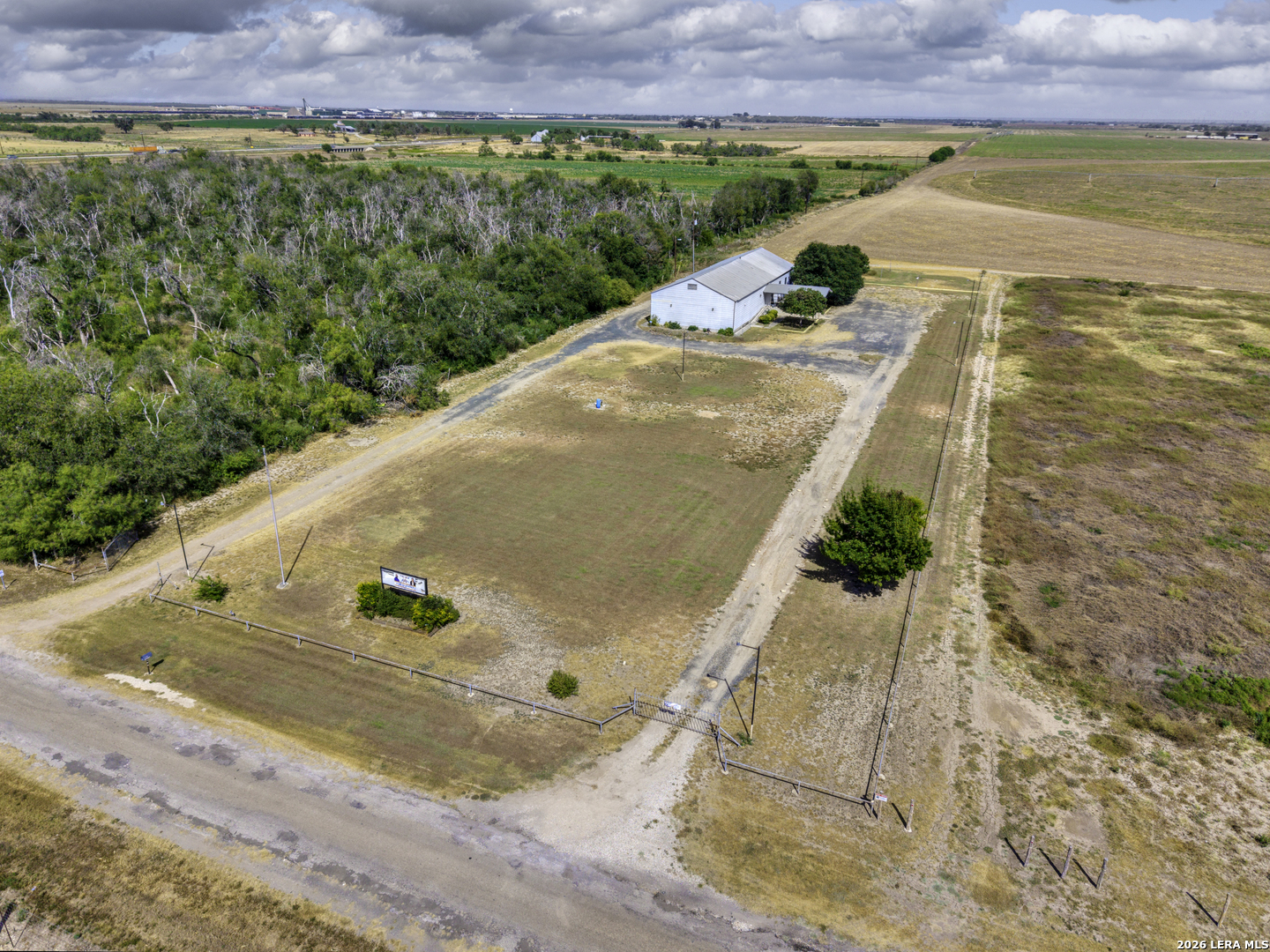 253 County Road 432 Hondo TX 78861