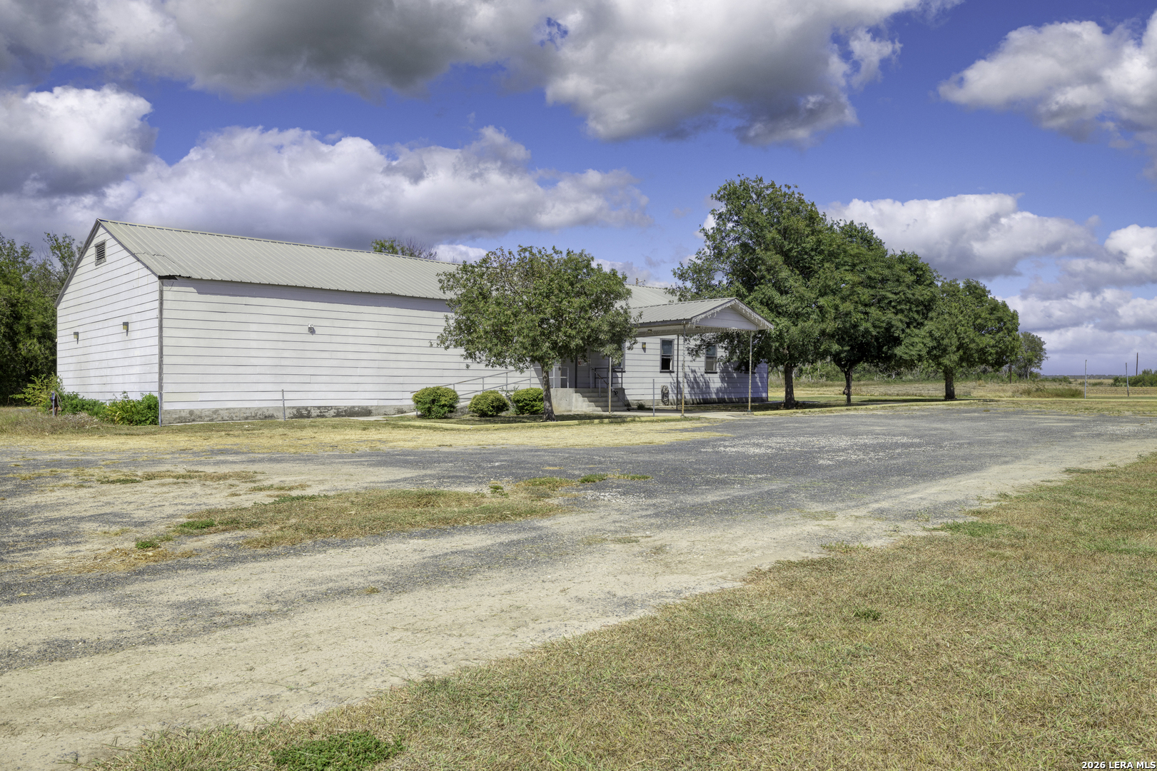 253 County Road 432 Hondo TX 78861
