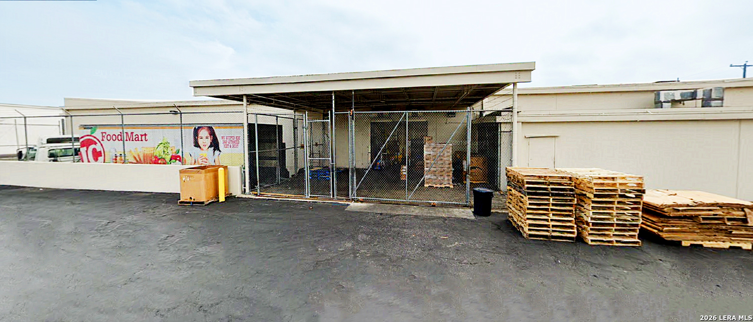 6723 S Flores San Antonio TX 78221
