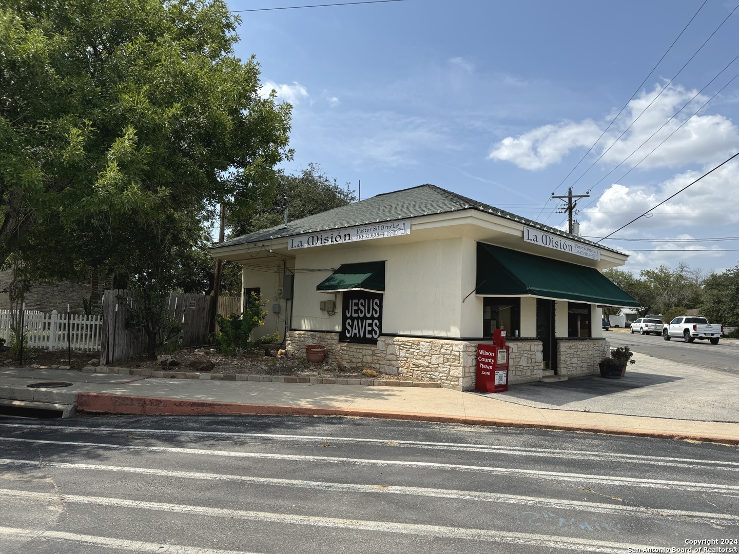 1319 4th Street Floresville TX 78114