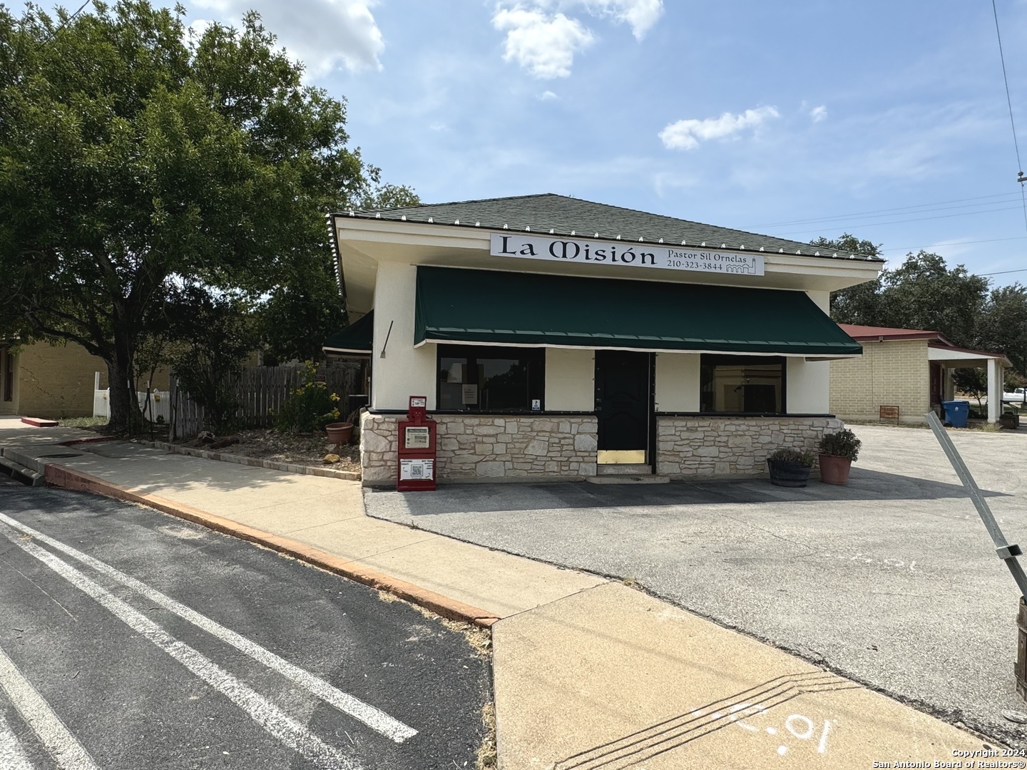 1319 4th Street Floresville TX 78114