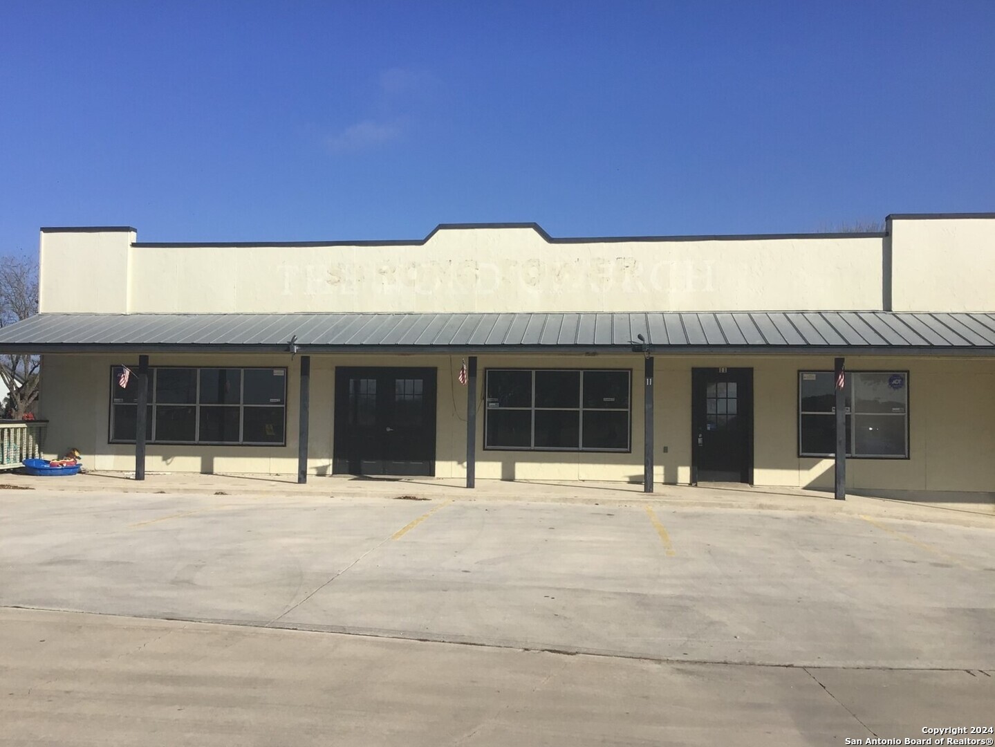 12045 Us Highway 87 Adkins TX 78101
