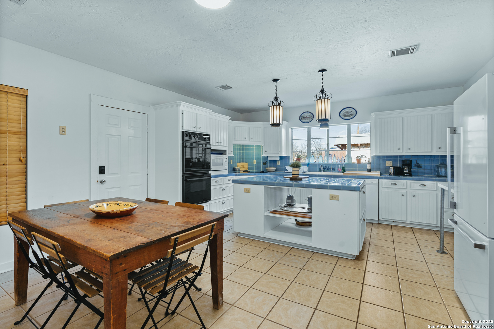 5322 N State Highway 16 Bandera TX 78003