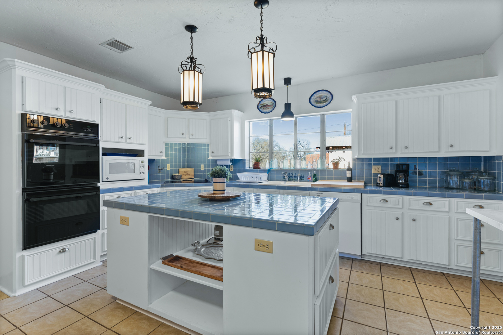 5322 N State Highway 16 Bandera TX 78003