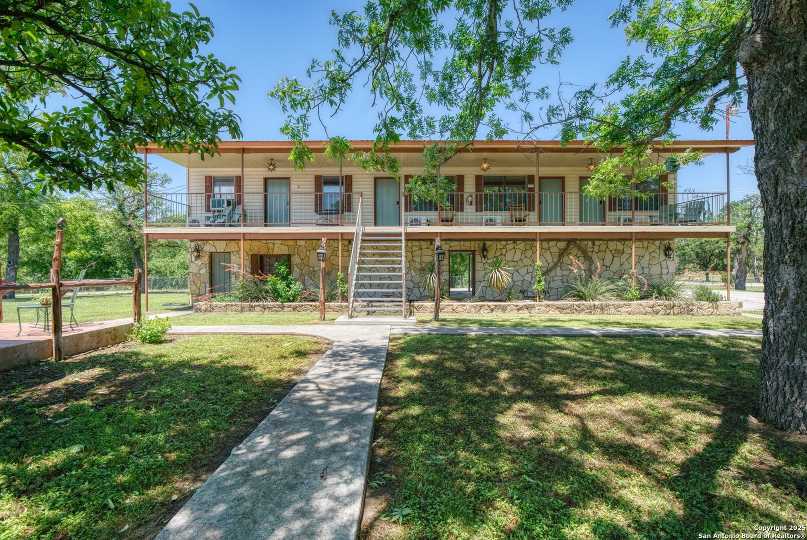 5322 N State Highway 16 Bandera TX 78003