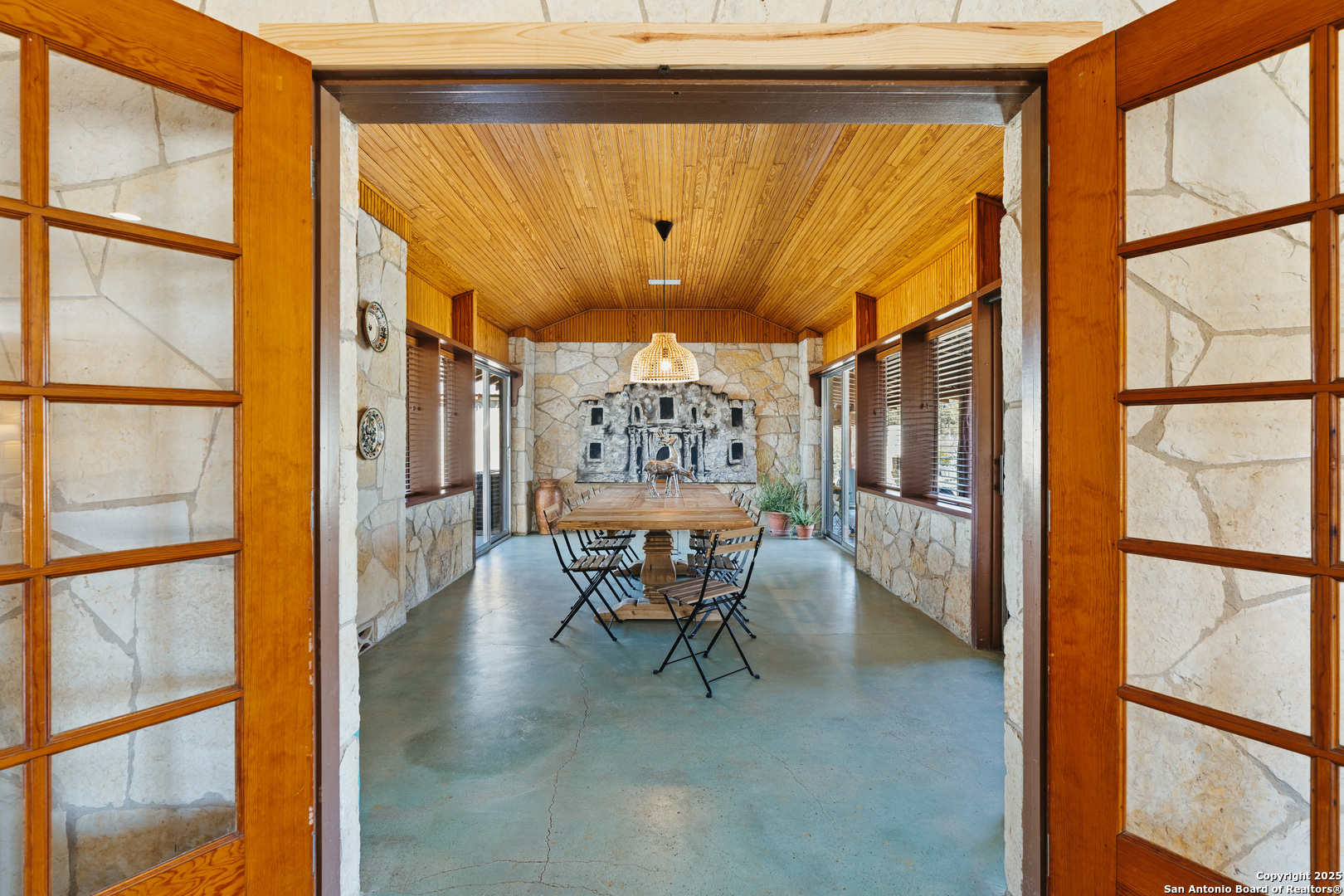 5322 N State Highway 16 Bandera TX 78003