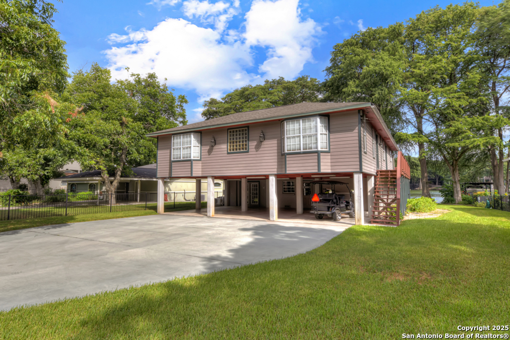 1321 E Zipp New Braunfels TX 78130