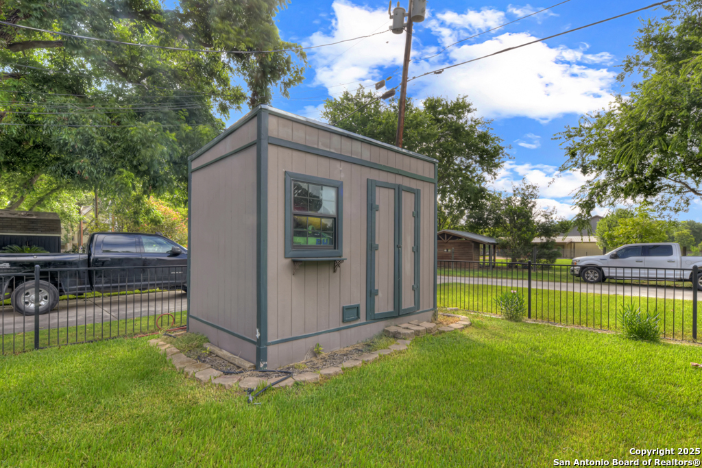 1321 E Zipp New Braunfels TX 78130