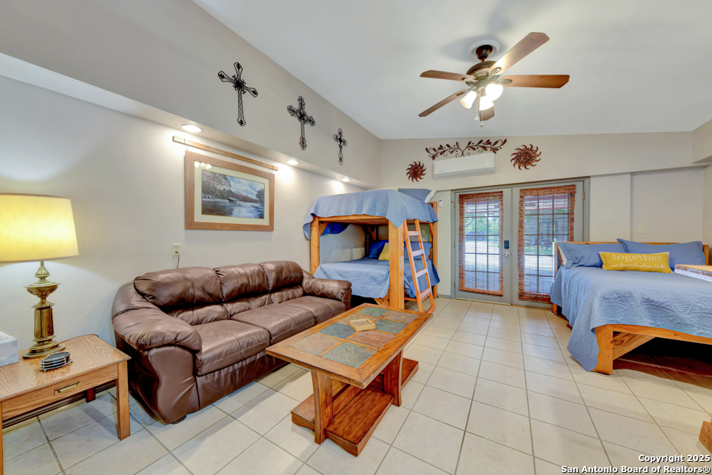 1321 E Zipp New Braunfels TX 78130