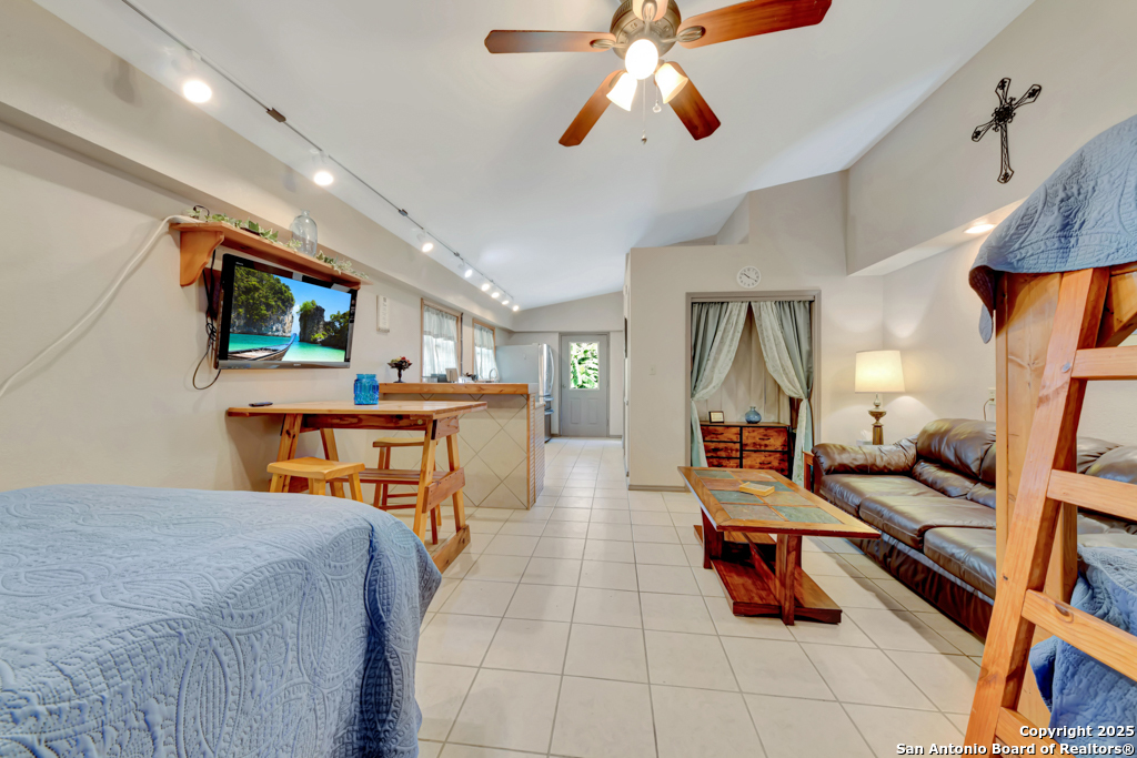 1321 E Zipp New Braunfels TX 78130