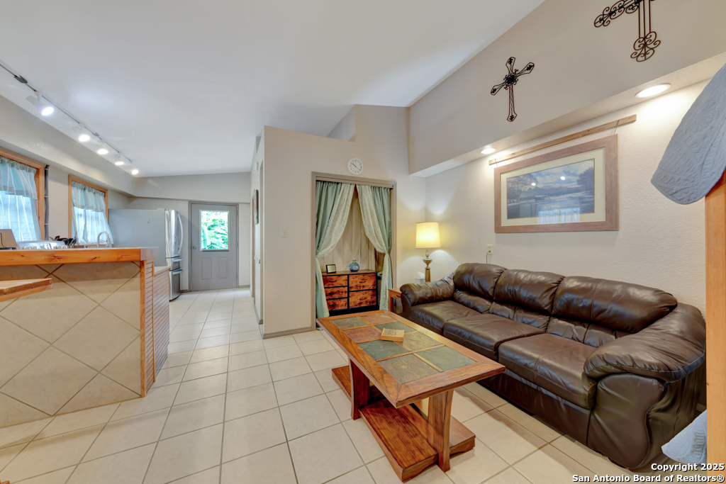 1321 E Zipp New Braunfels TX 78130