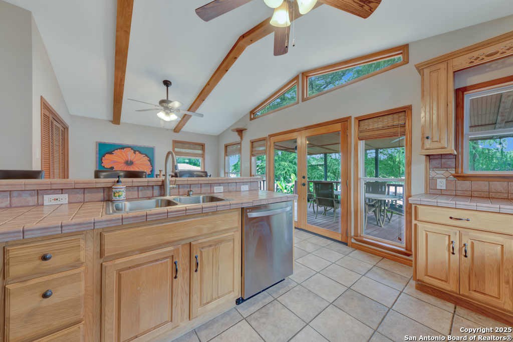 1321 E Zipp New Braunfels TX 78130