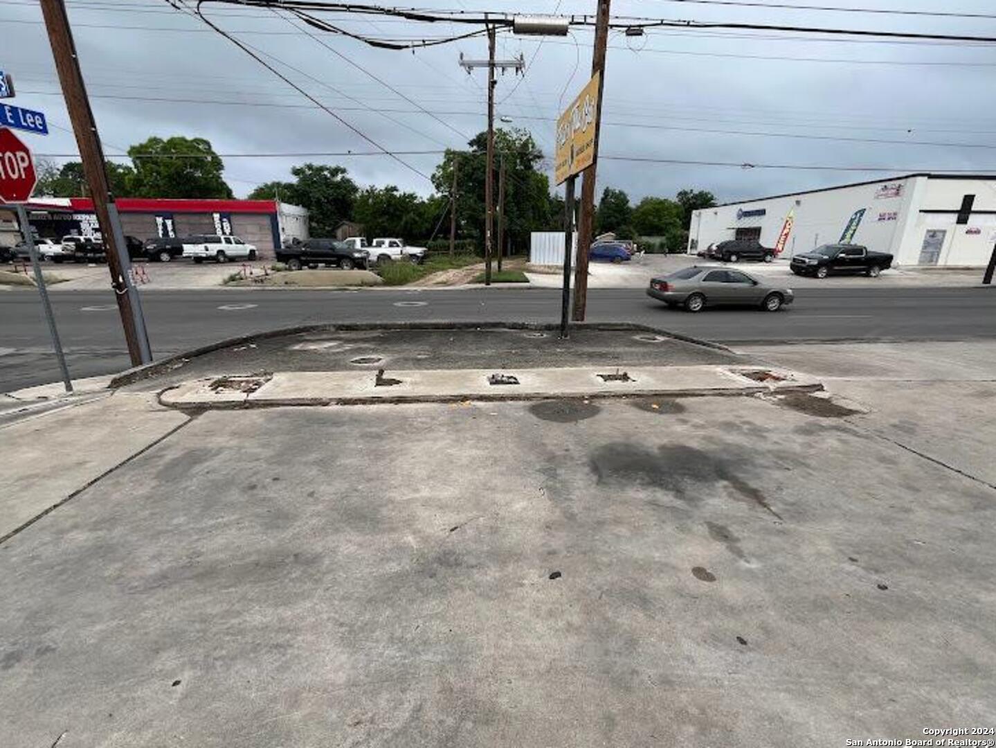 5615 S Flores Street San Antonio TX 78214