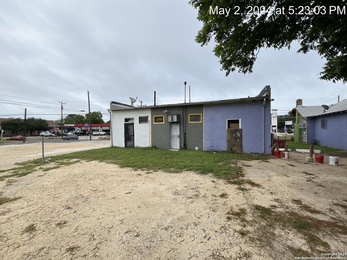 5615 S Flores Street San Antonio TX 78214