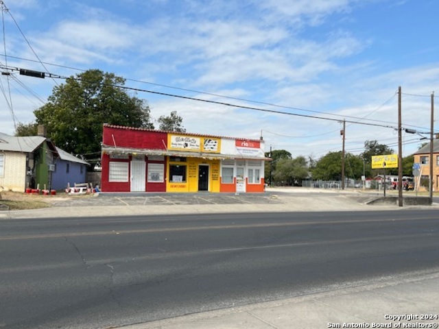 5615 S Flores Street San Antonio TX 78214