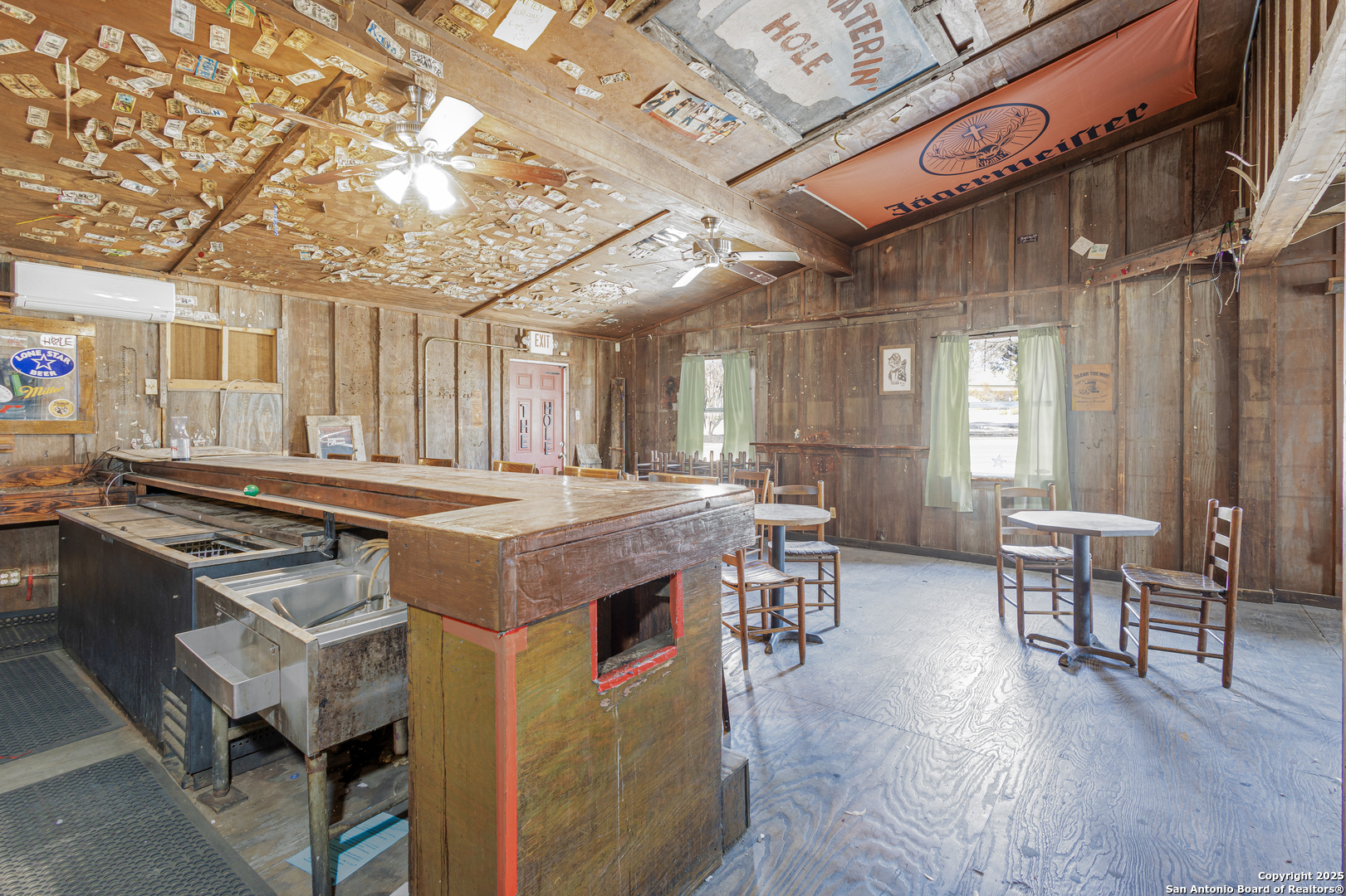 1109 Broadway Kerrville TX 78028