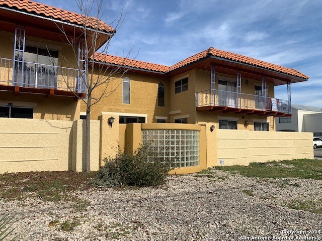 1131 Babcock Road Balcones Heights TX 78201