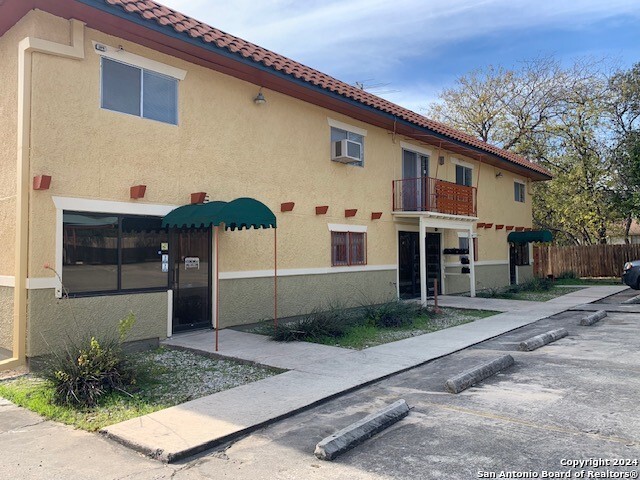 1131 Babcock Road Balcones Heights TX 78201