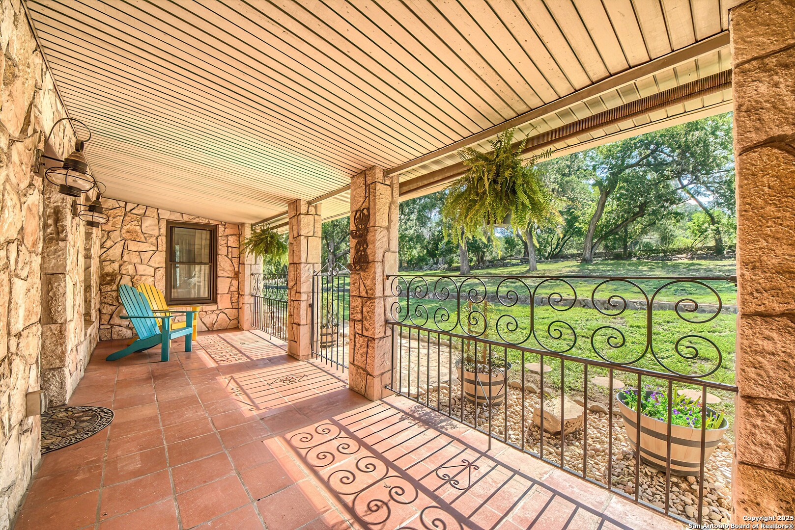 6986 County Road 271 Mico TX 78056