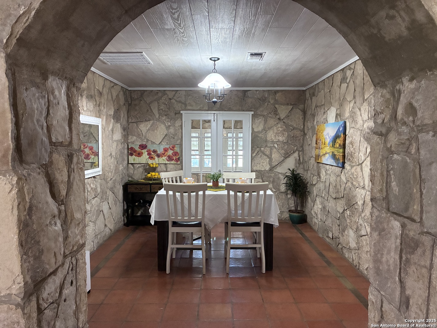 6986 County Road 271 Mico TX 78056