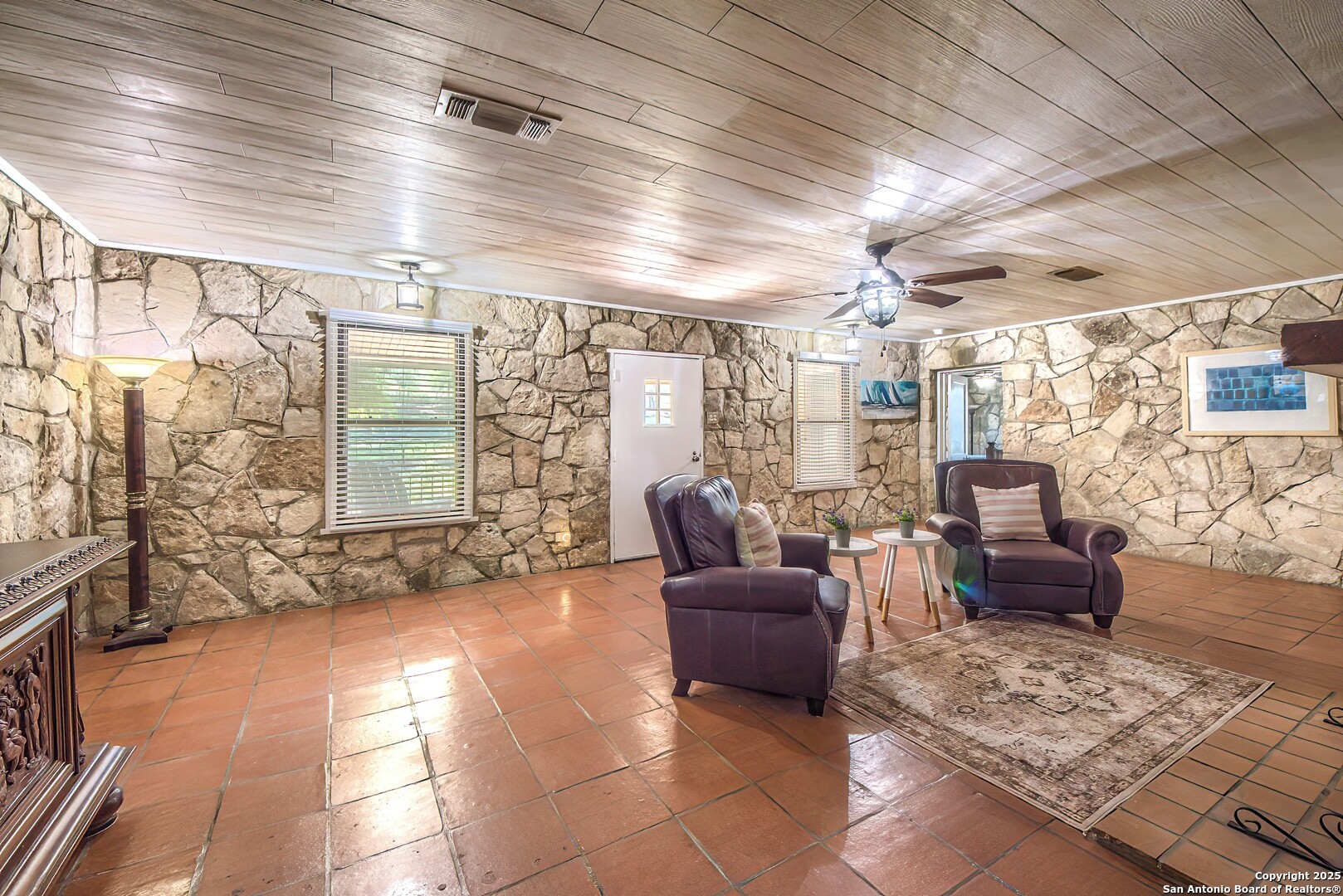 6986 County Road 271 Mico TX 78056