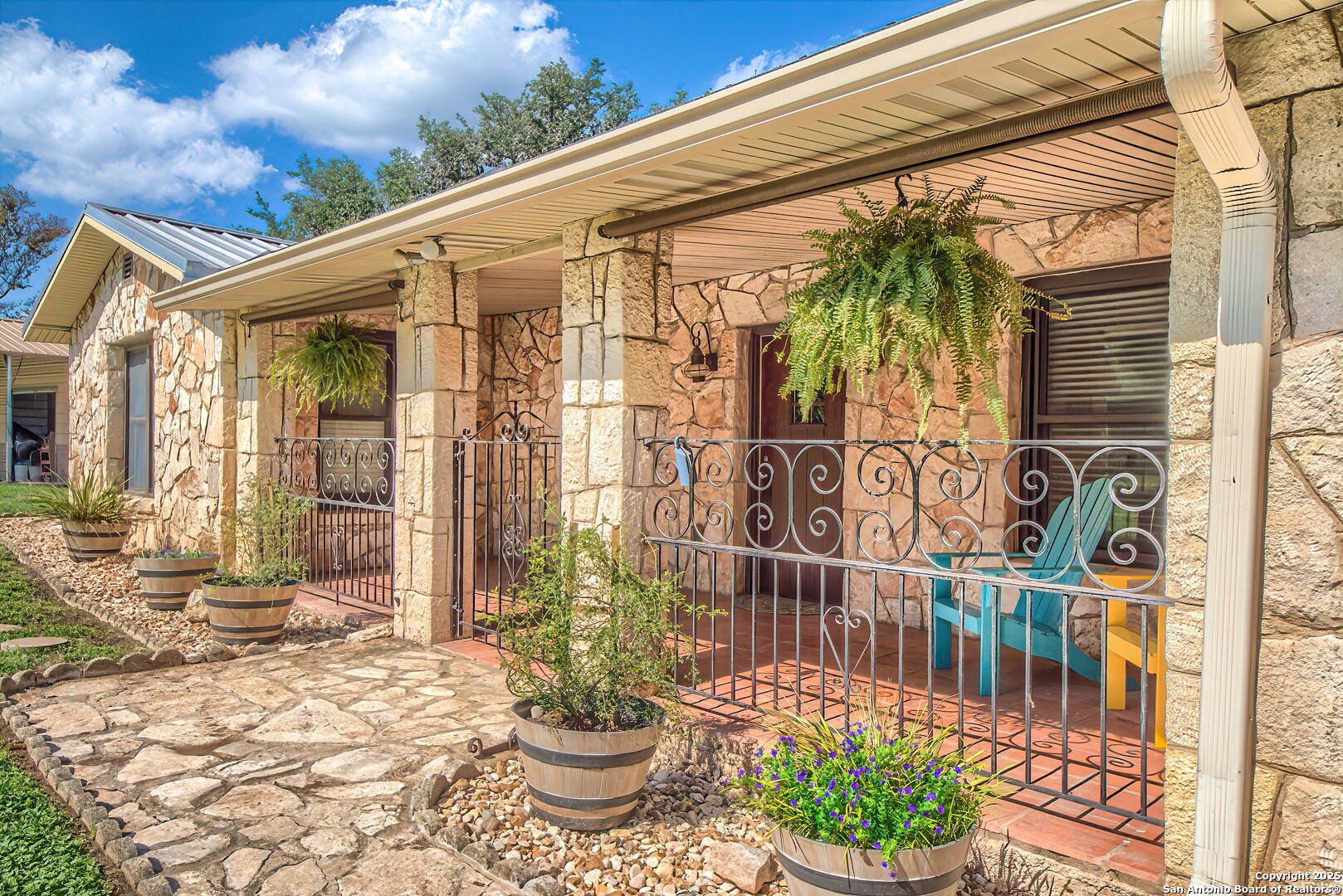 6986 County Road 271 Mico TX 78056